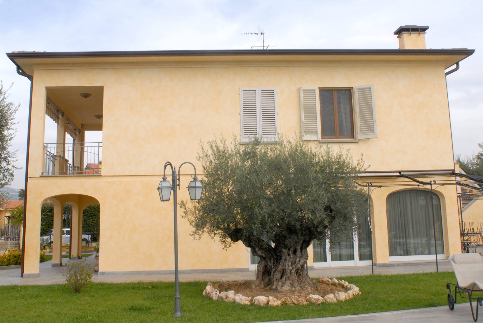 Villa, tinteggiatura esterna